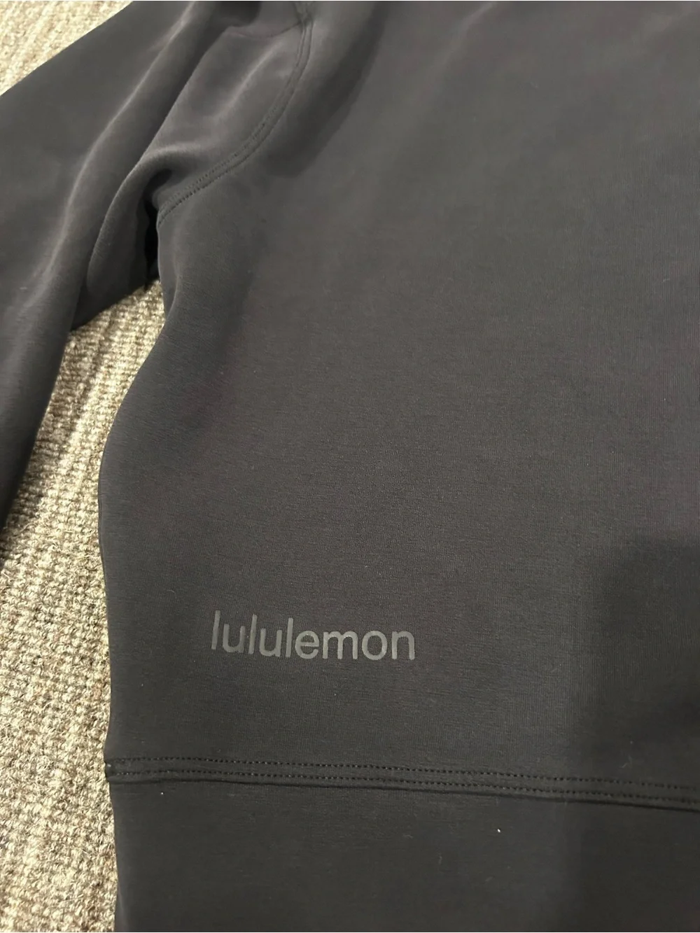 Lululemon Perfectly Oversized Cropped Crew in Softstreme fabric size 10